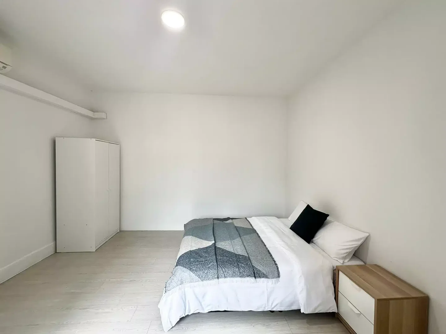 Bezahlbares Zimmer für Studenten mit ausreichender Beleuchtung in 