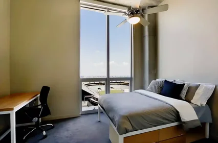 Habitación privada en East Veterans Way, imagen 1 de 10