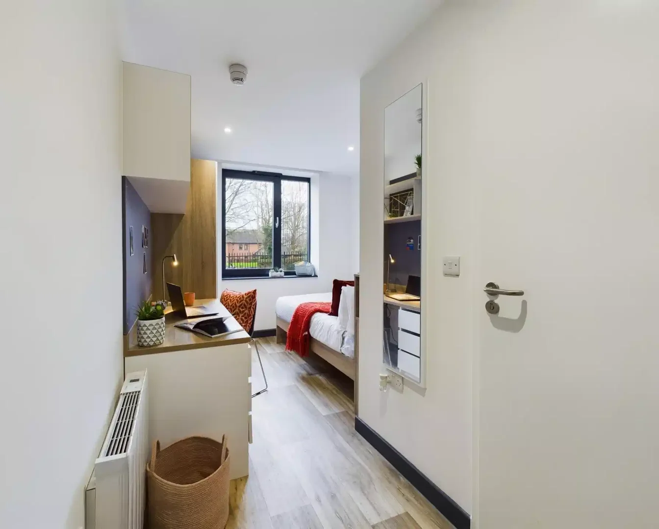 Quarto de estudante económico com localização conveniente em 