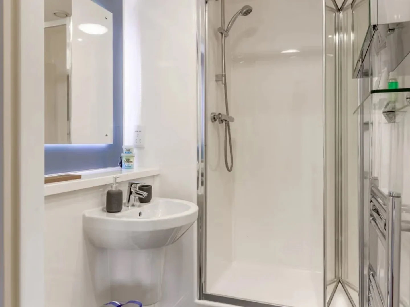 Estudio para estudiantes con excelentes conexiones de transporte en 