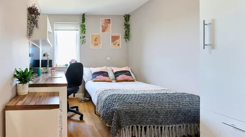 Private room at Glanville Road, image 1 of 13