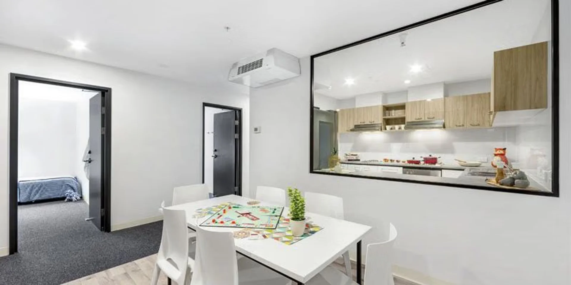 Economical student room with convenient location in 