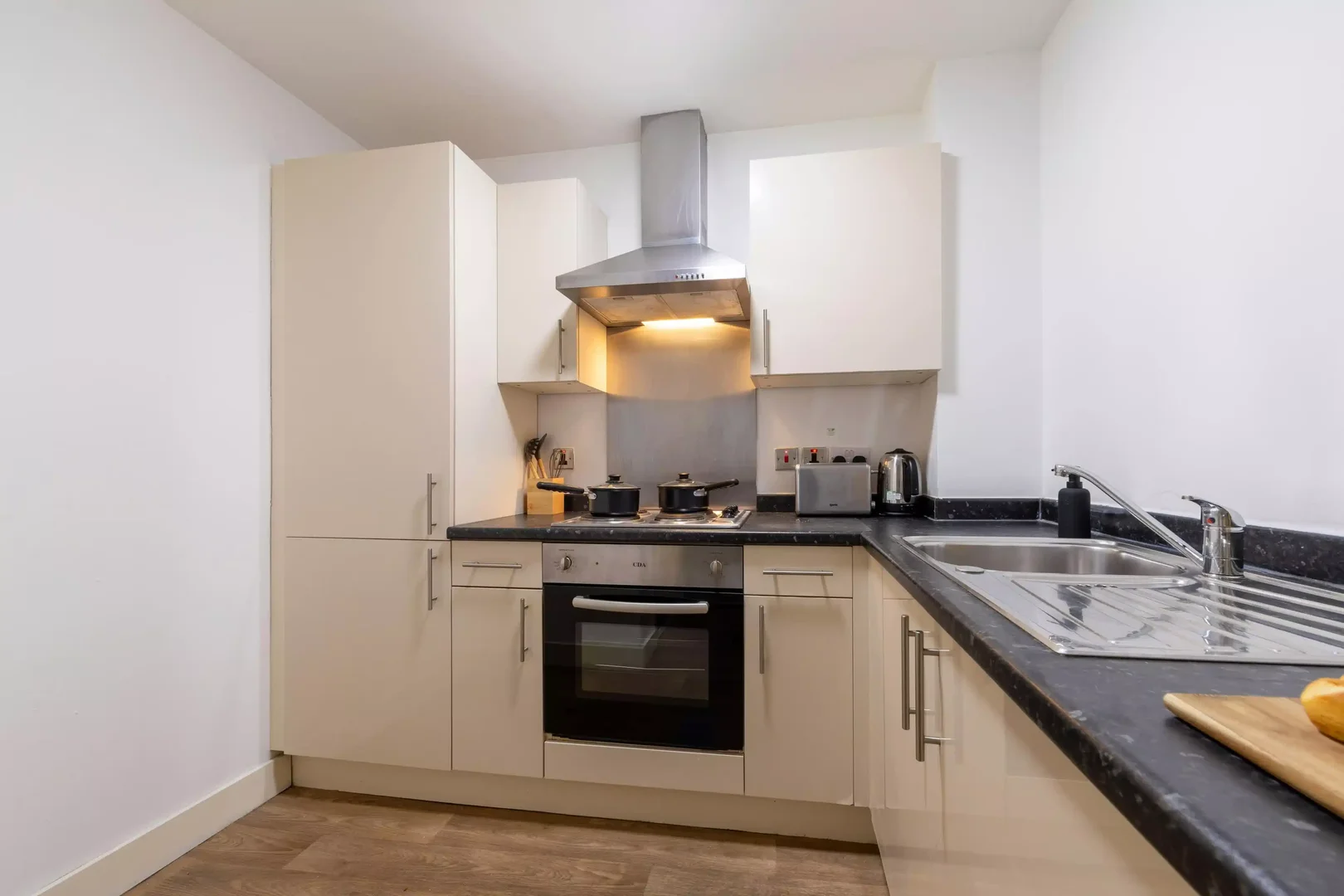 Habitación estudiantil económica con ubicación conveniente en 