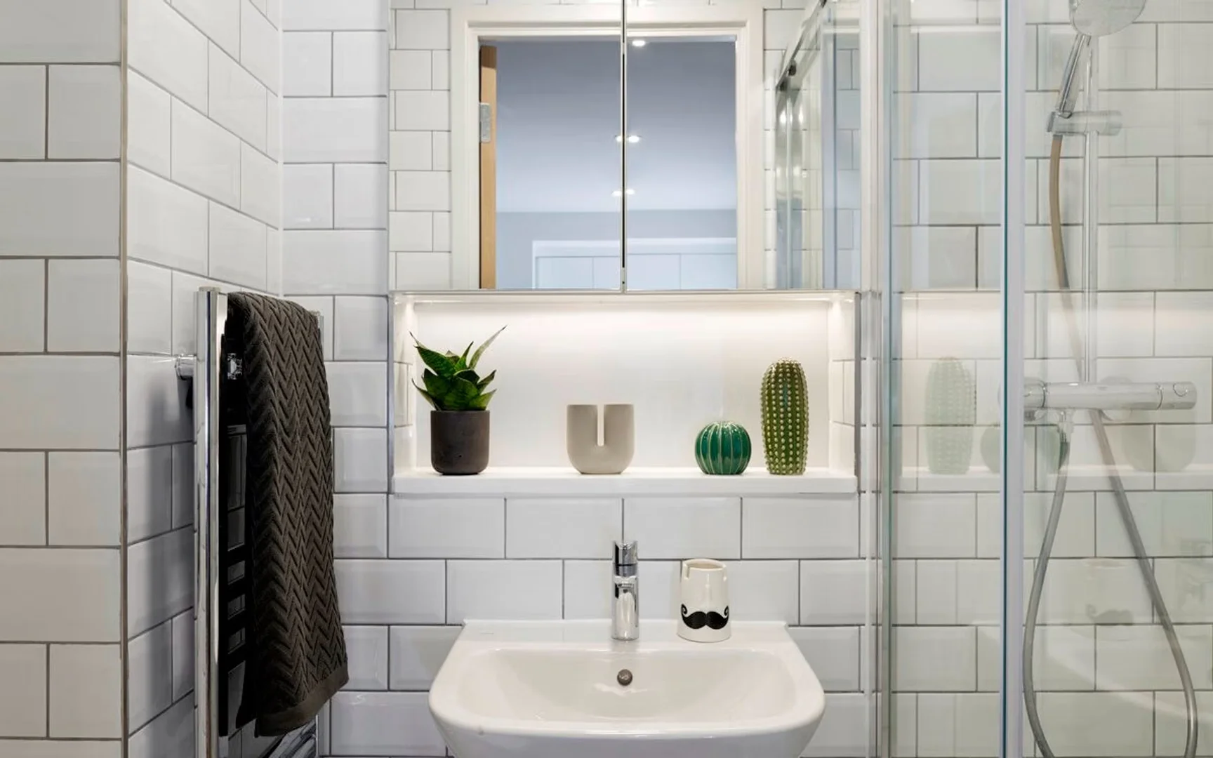 Habitación estudiantil amplia y cómoda en 