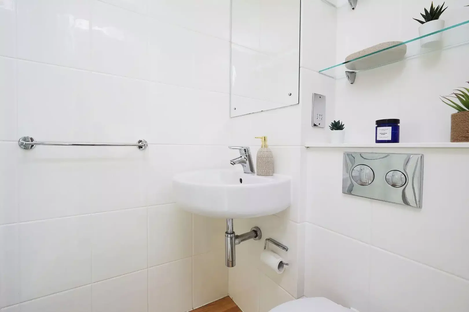 Habitación estudiantil económica cerca del campus en 