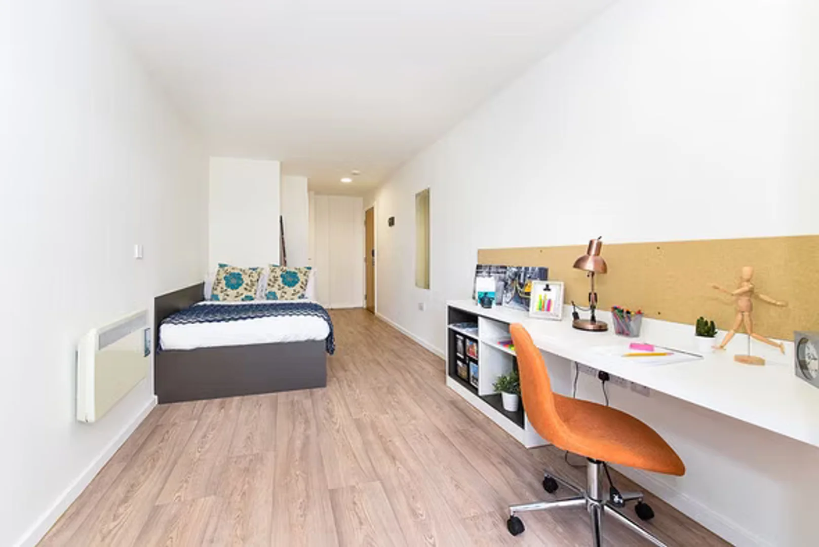 Habitación asequible para estudiantes con buena iluminación en 