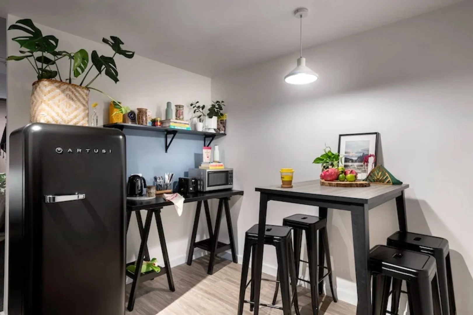 Zimmer in Studentenwohnung in  zu vermieten, voll möbliert