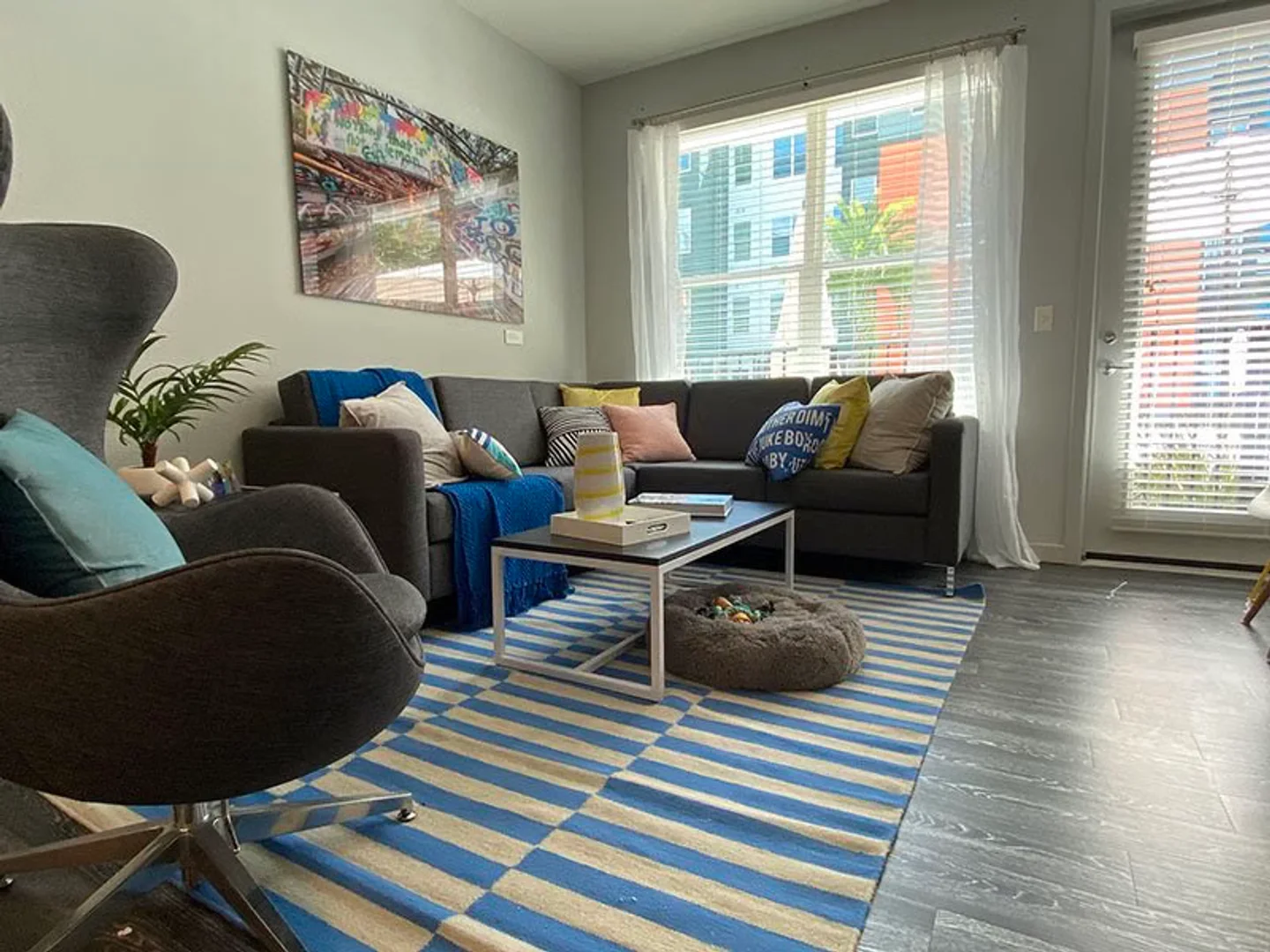 Chambre confortable pour étudiants disponible dans 