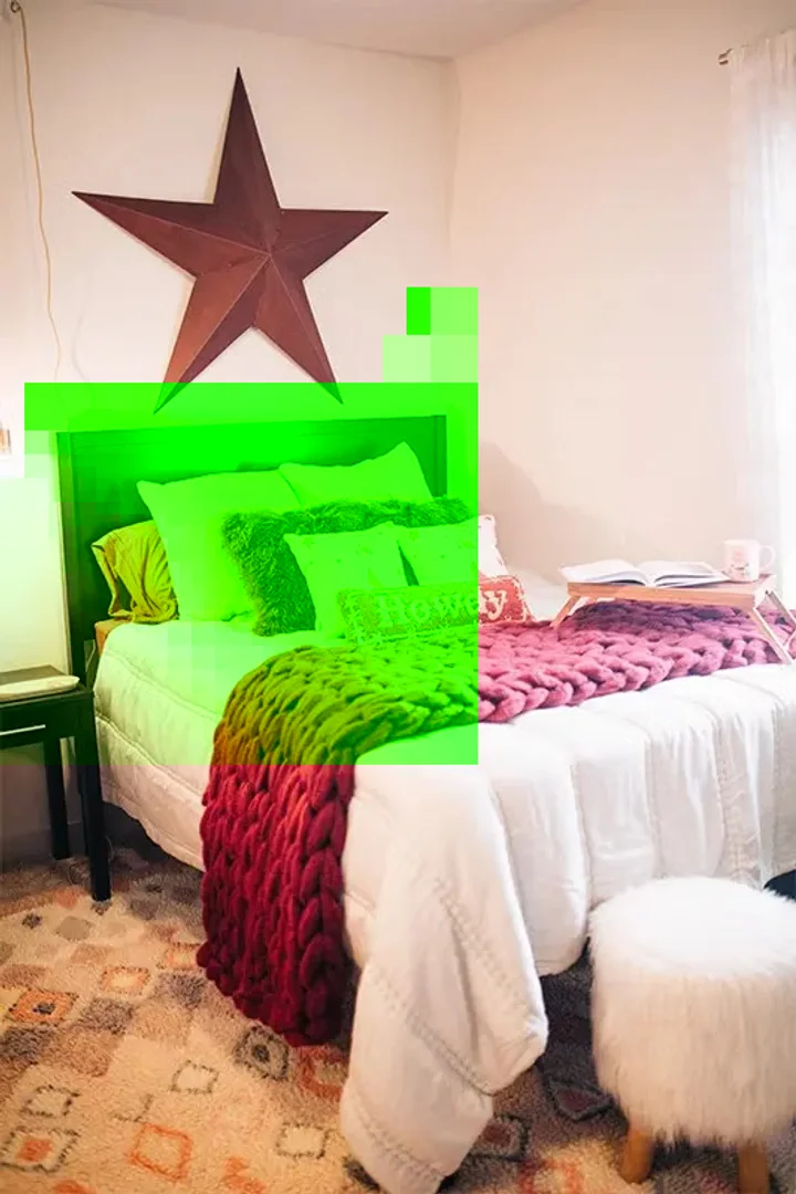 Comfortable and spacious student room in 