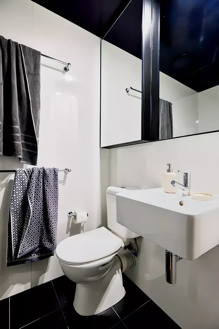Chambre abordable pour les étudiants avec un bon éclairage dans