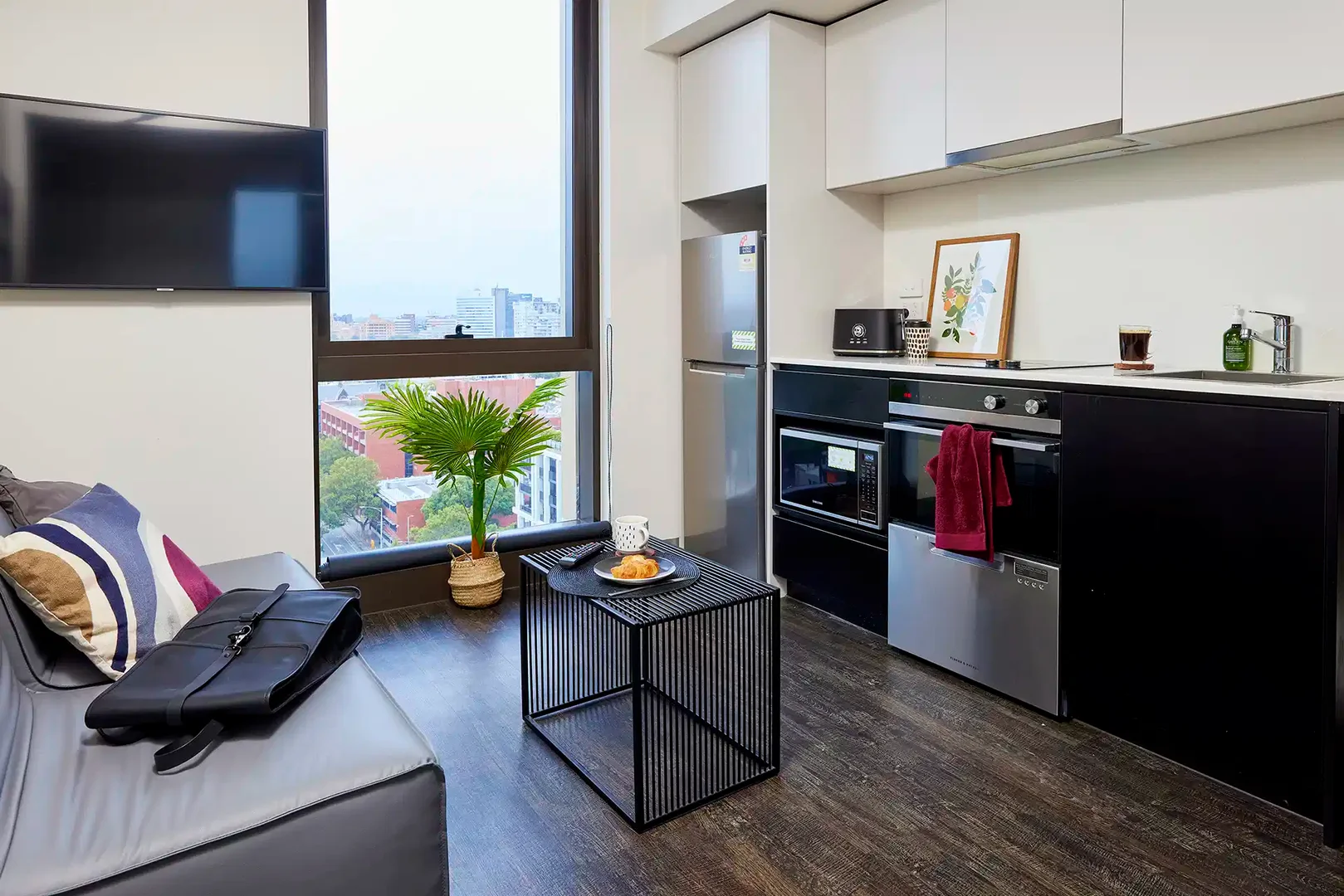 Quarto de estudante económico perto do campus em 