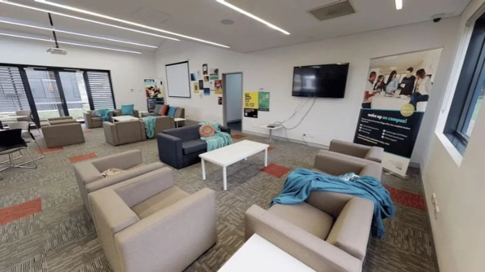 Quarto para alugar em apartamento de estudantes em , totalmente mobilado
