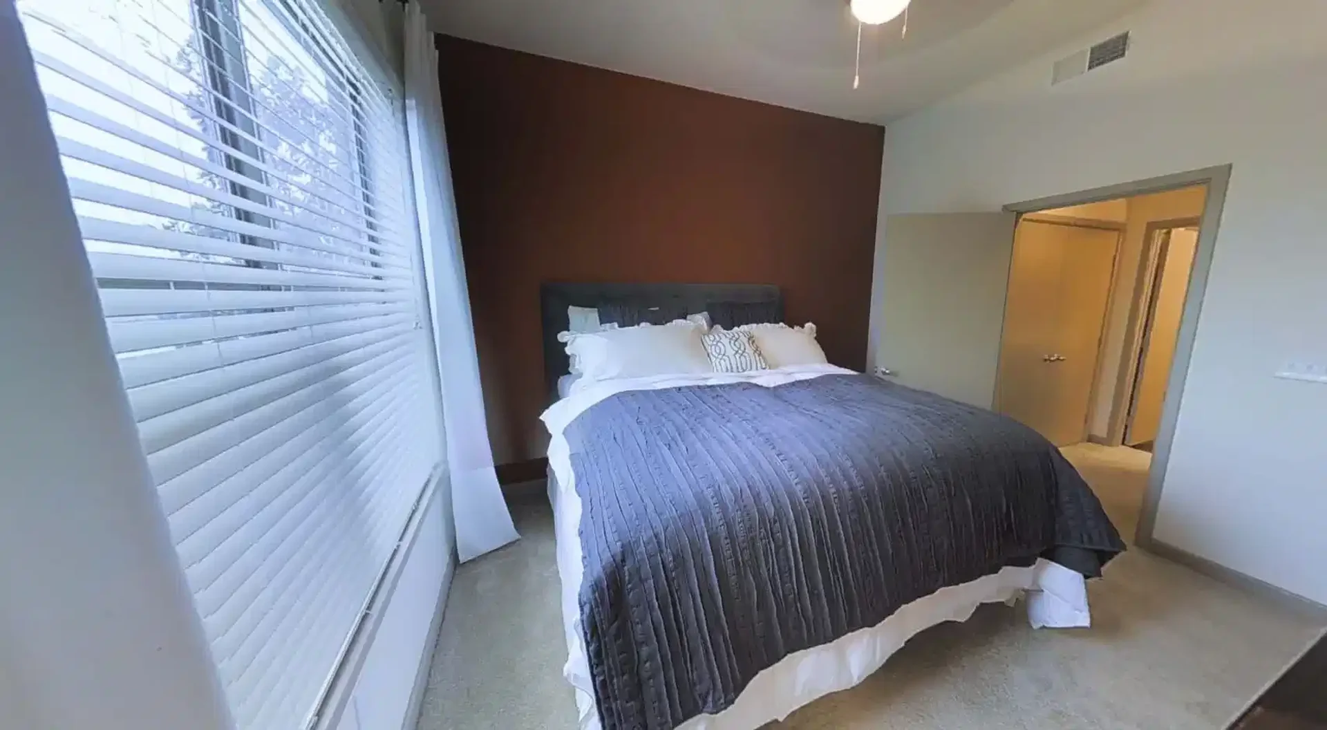 Self-contained studio for students in central 