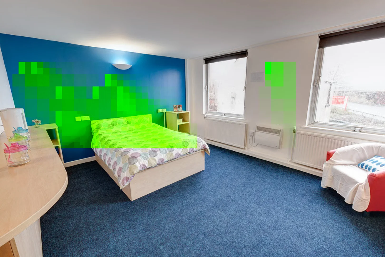 Chic studio apartment near campus in 