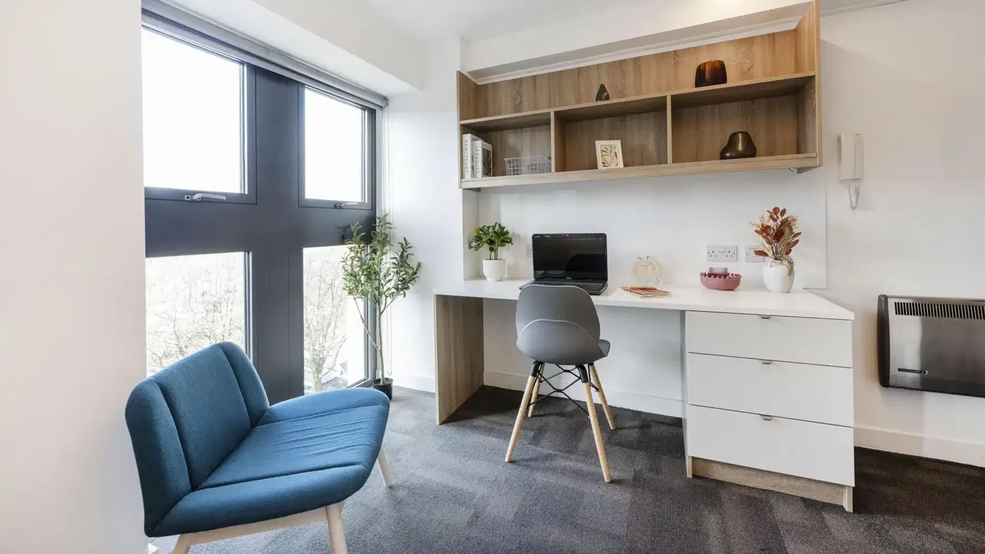 Habitación para estudiantes en  con área de estudio y facilidades compartidas