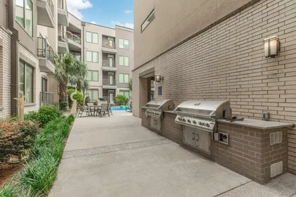 Stanza privata in Douglas Avenue, immagine 37 di 49