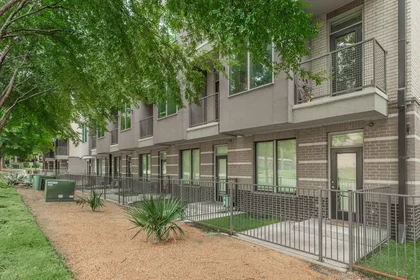 Stanza privata in Douglas Avenue, immagine 40 di 49