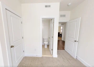 Stanza privata in Walnut Street, immagine 5 di 48