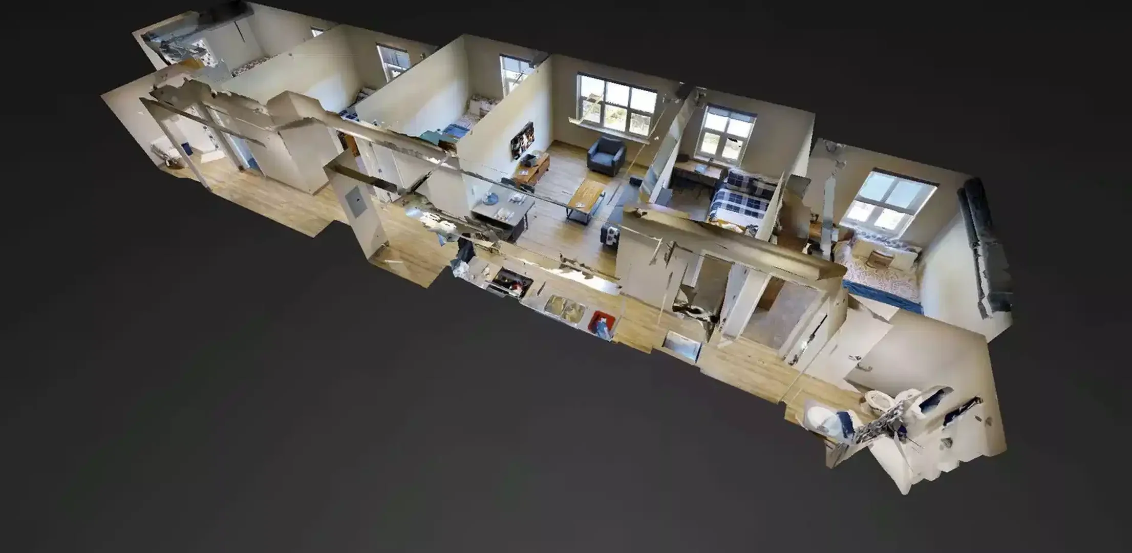 Habitación estudiantil luminosa y aireada con fácil acceso a la universidad en 