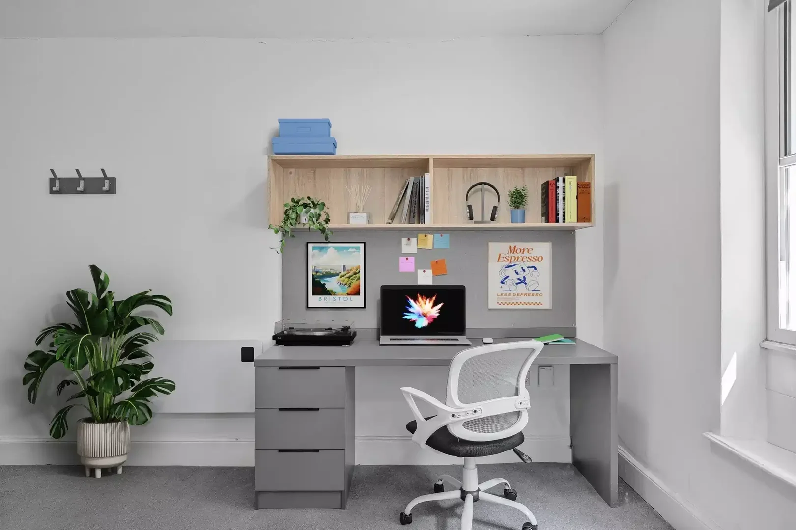 Budget-friendly student room close to campus in 