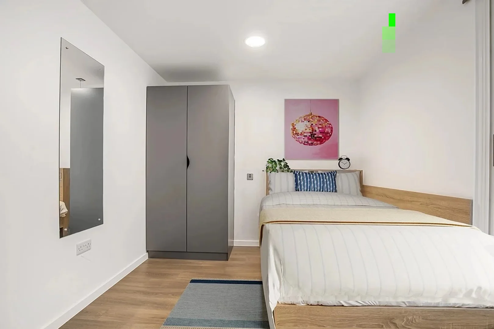 Habitación acogedora para estudiantes disponible en 