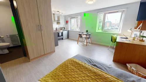 Quarto privado em Ruston Way, imagem 1 de 10