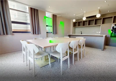 Quarto privado em Ruston Way, imagem 15 de 32