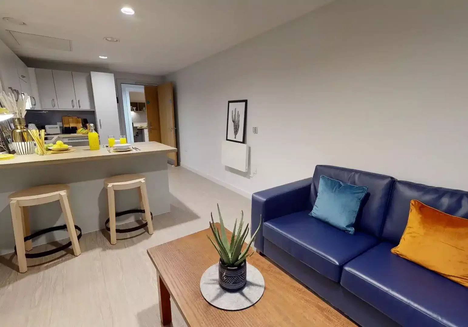 Economical student room with convenient location in 
