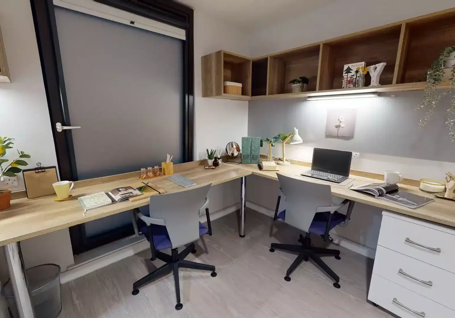 Room for rent in student apartment in , fully furnished