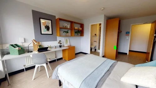 Quarto privado em Lower Parliament Street, imagem 1 de 10