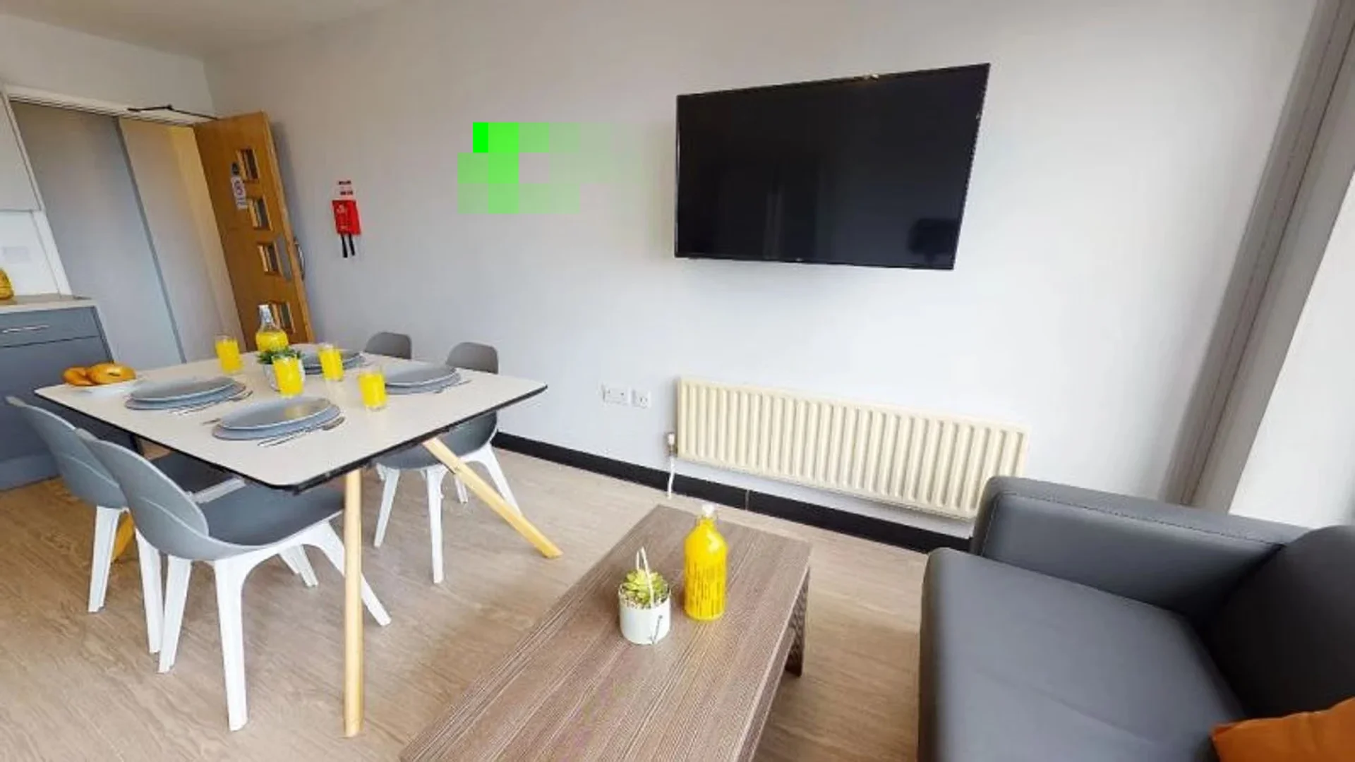 Quarto de estudante confortável e espaçoso em 