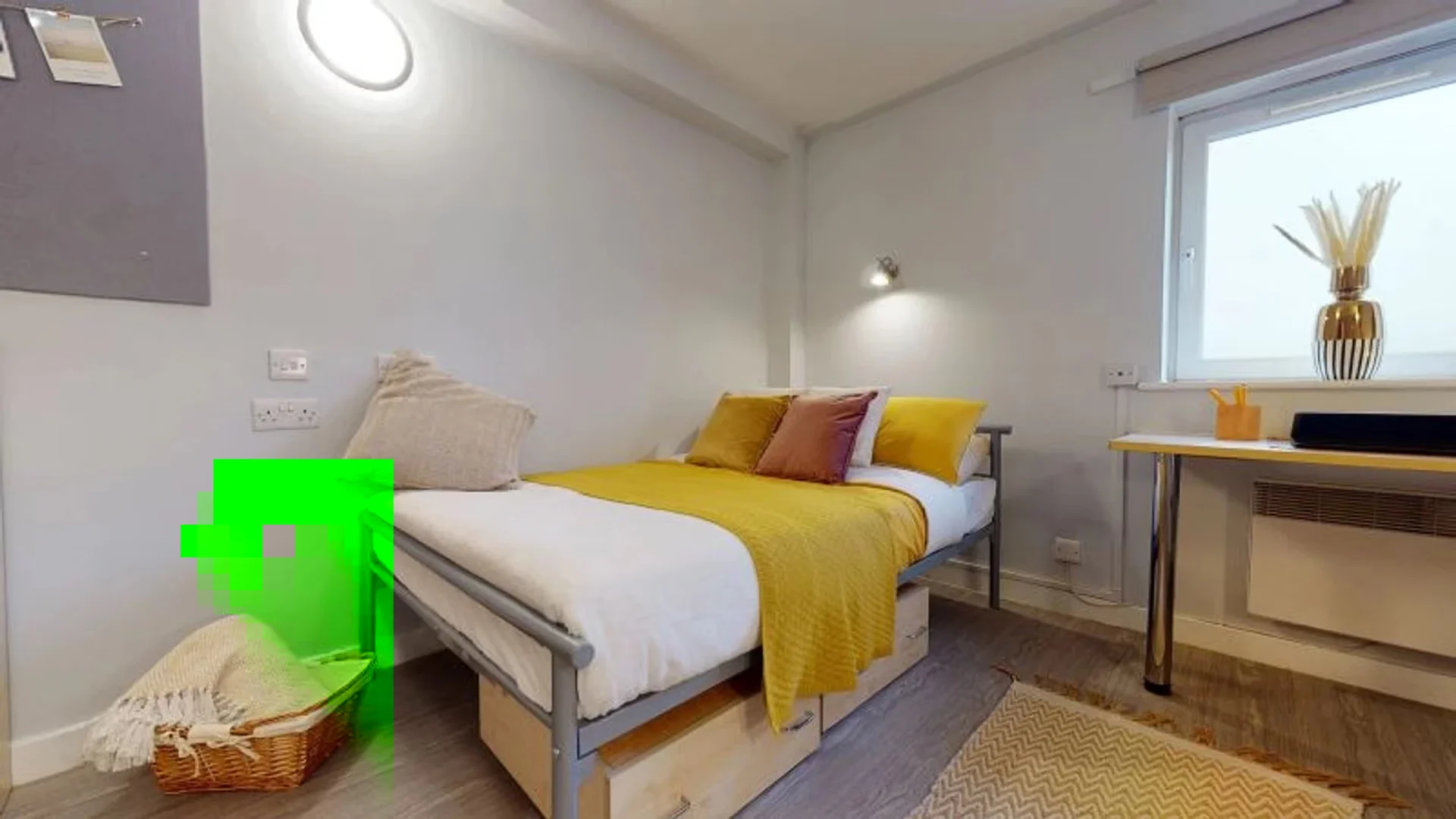 Comfortable and spacious student room in 