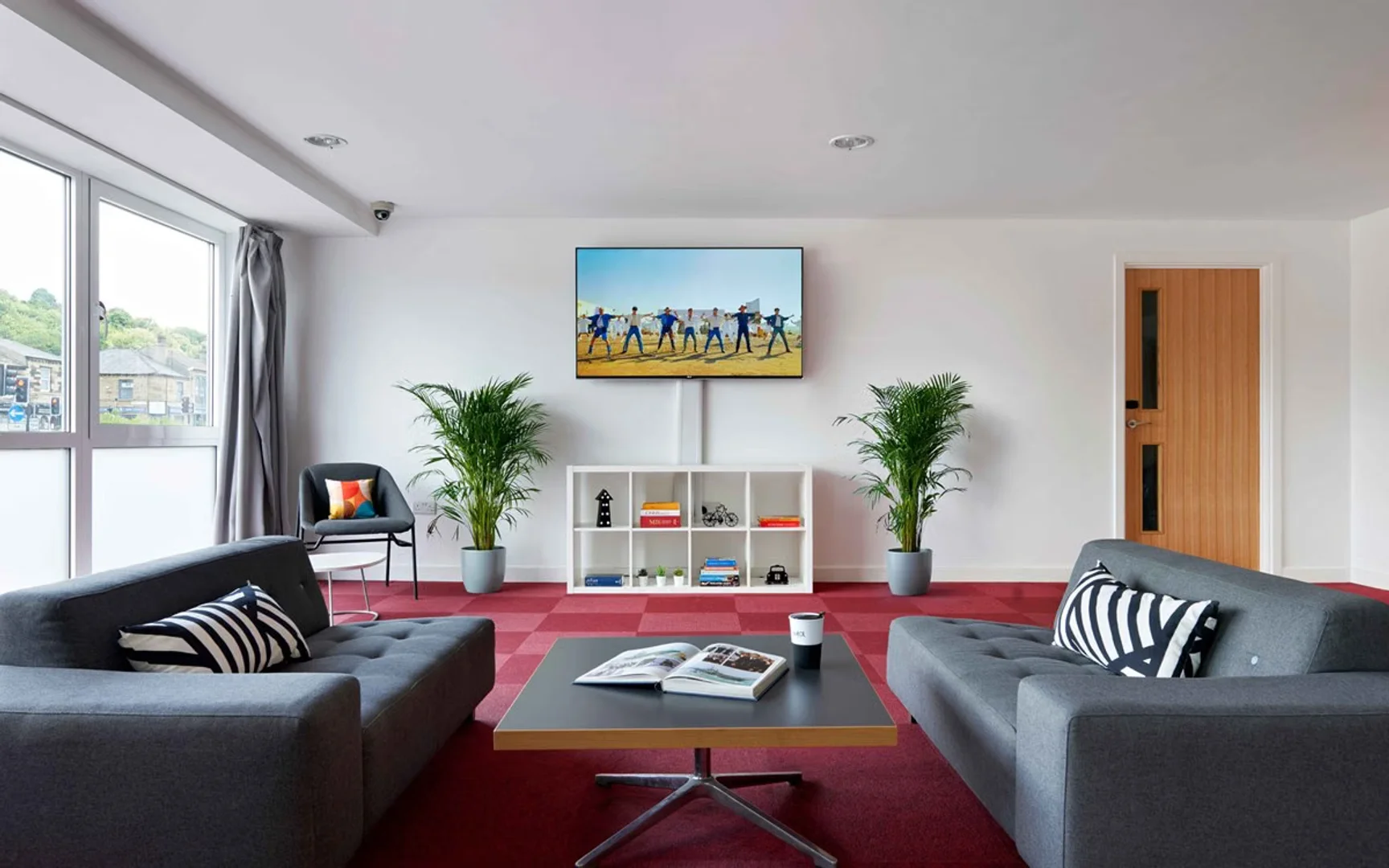 Student-friendly room in with modern amenities