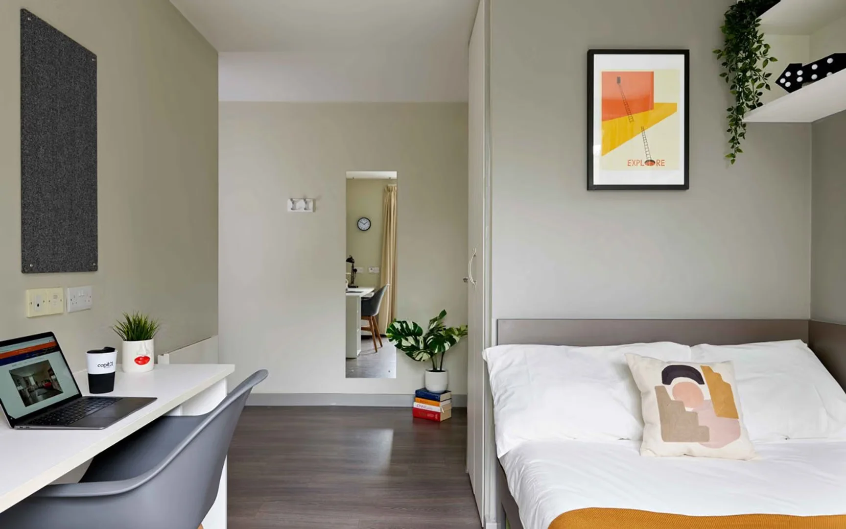 Comfortable and spacious student room in