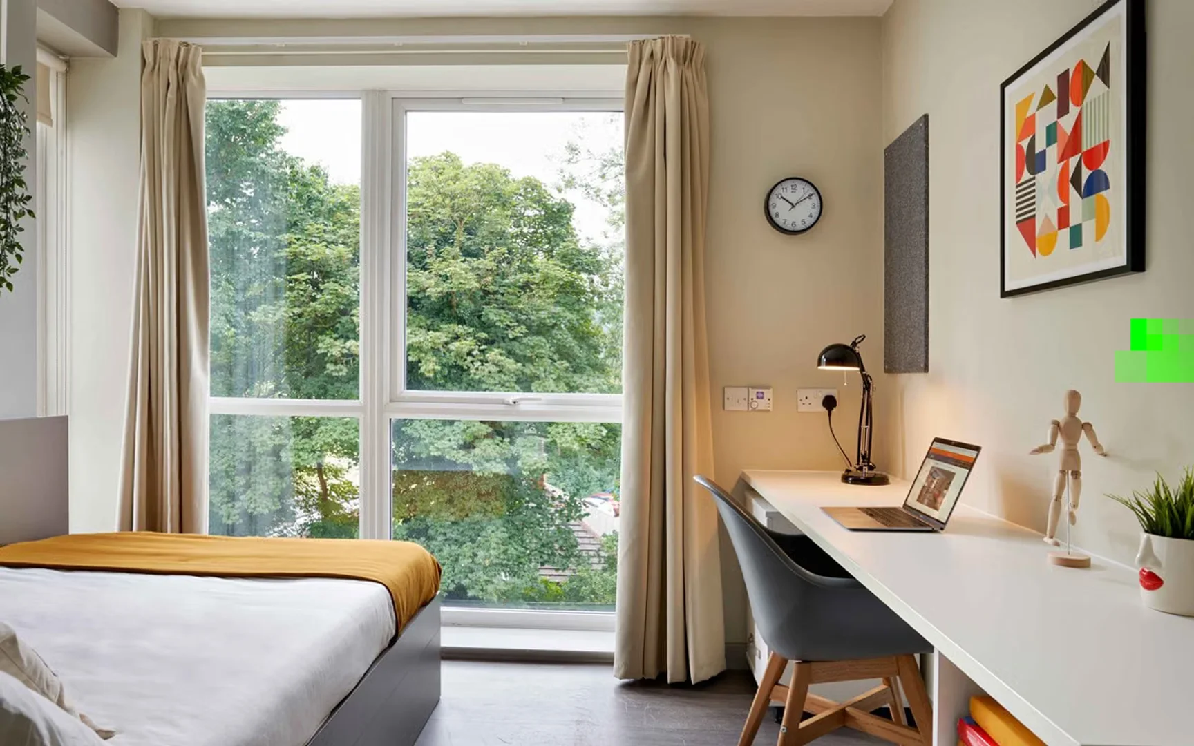 Bright and airy student room with easy university access in