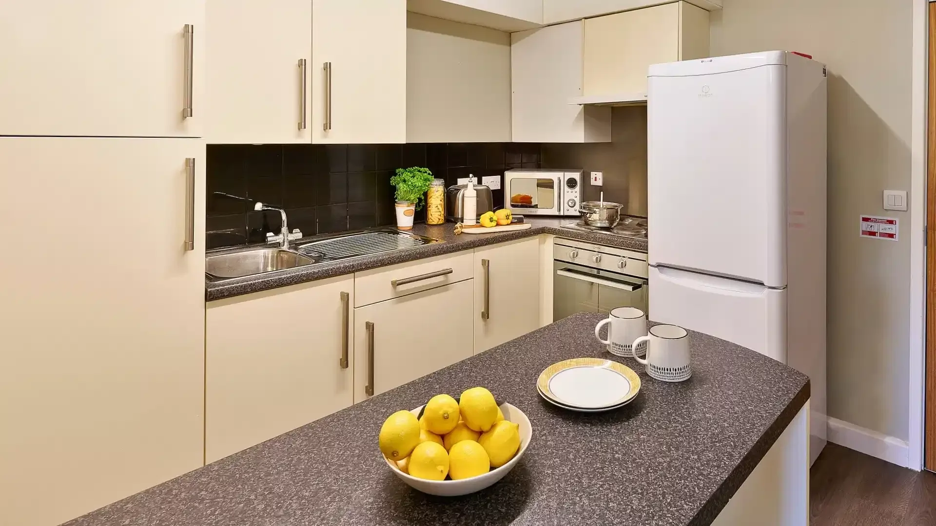 Convenient studio apartment for student living in 