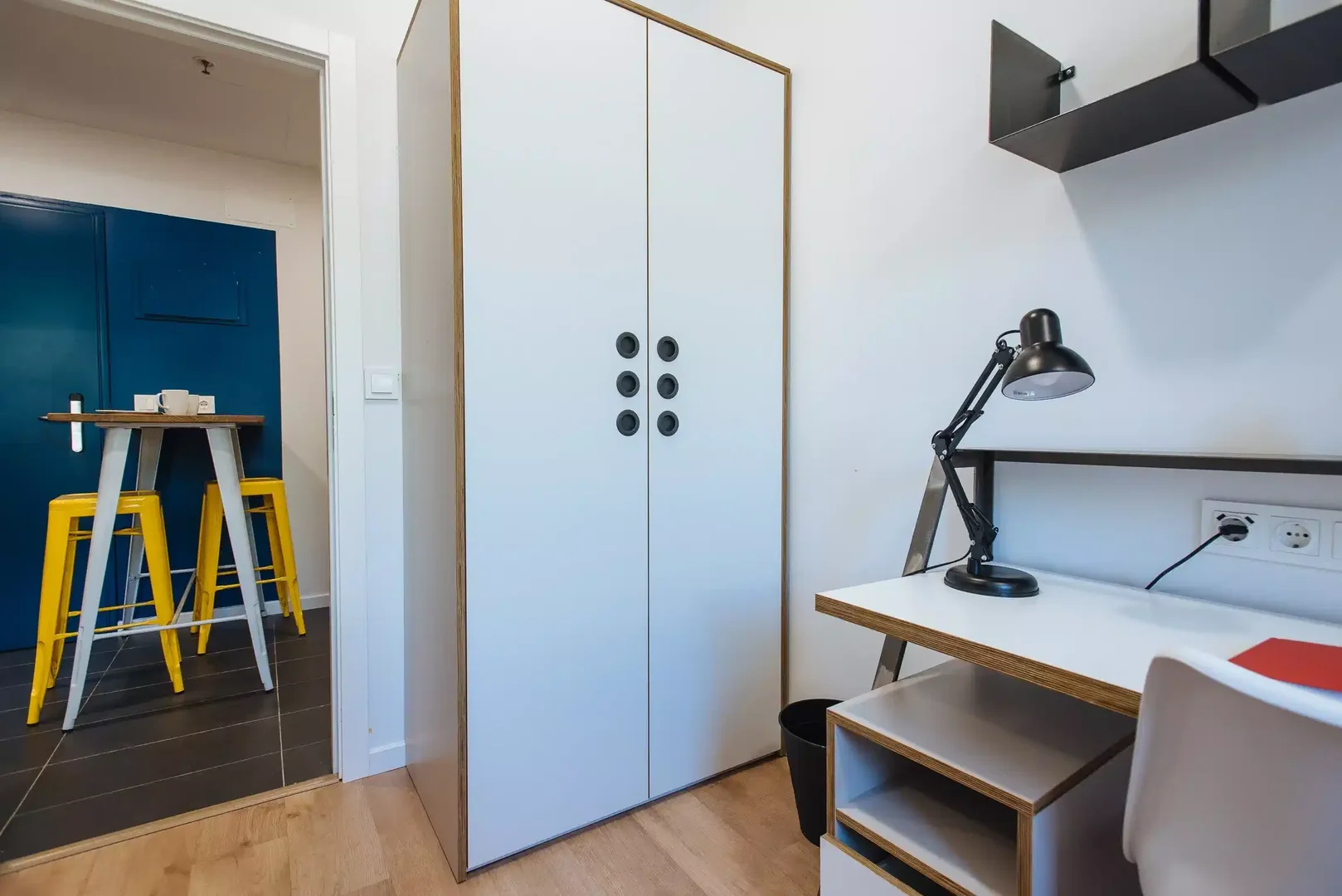 Studio abordable avec des caractéristiques essentielles dans 