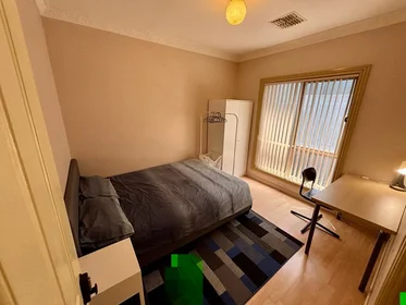 Chambre privée à Innes Circuit, image 1 de 10