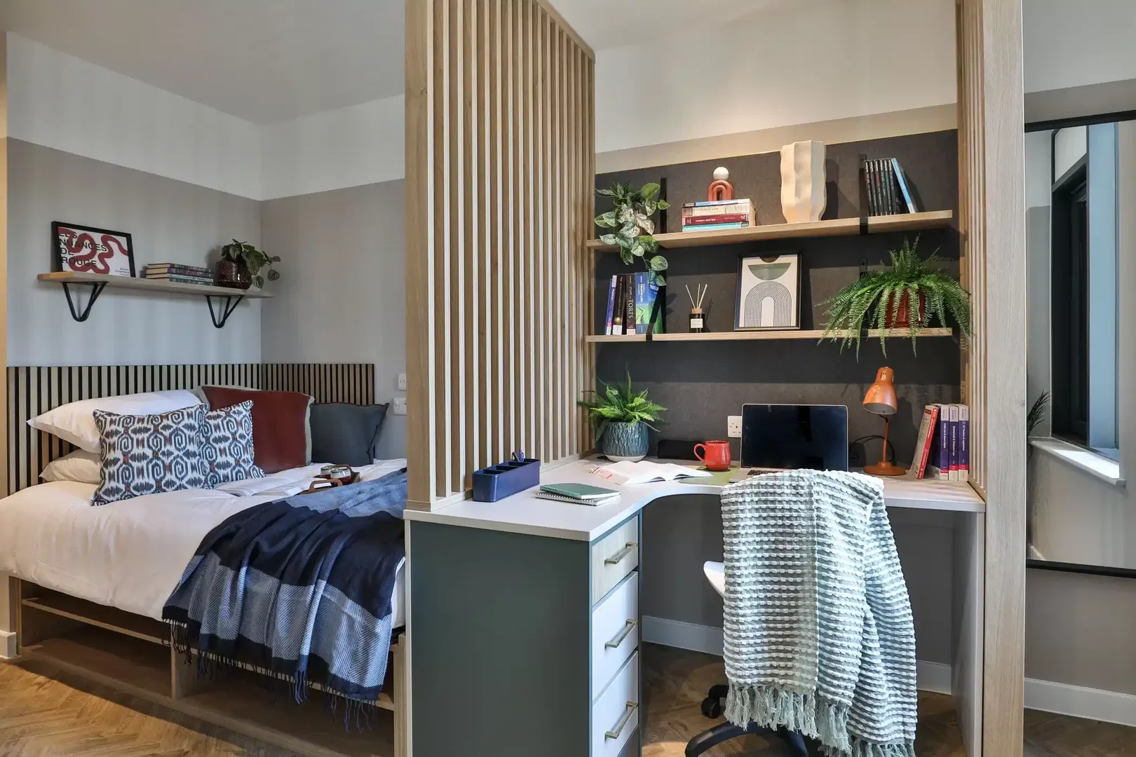 Chambre conviviale pour les étudiants dans  avec des équipements modernes
