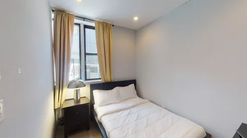Private room at 10009, image 1 of 10