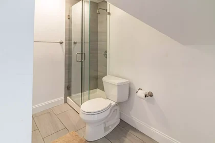 Chambre privée à 02143, image 21 de 49