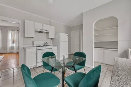 Chambre privée à 02143, image 6 de 49