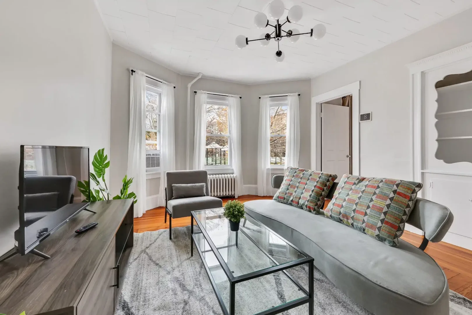 Student-friendly room in  with modern amenities