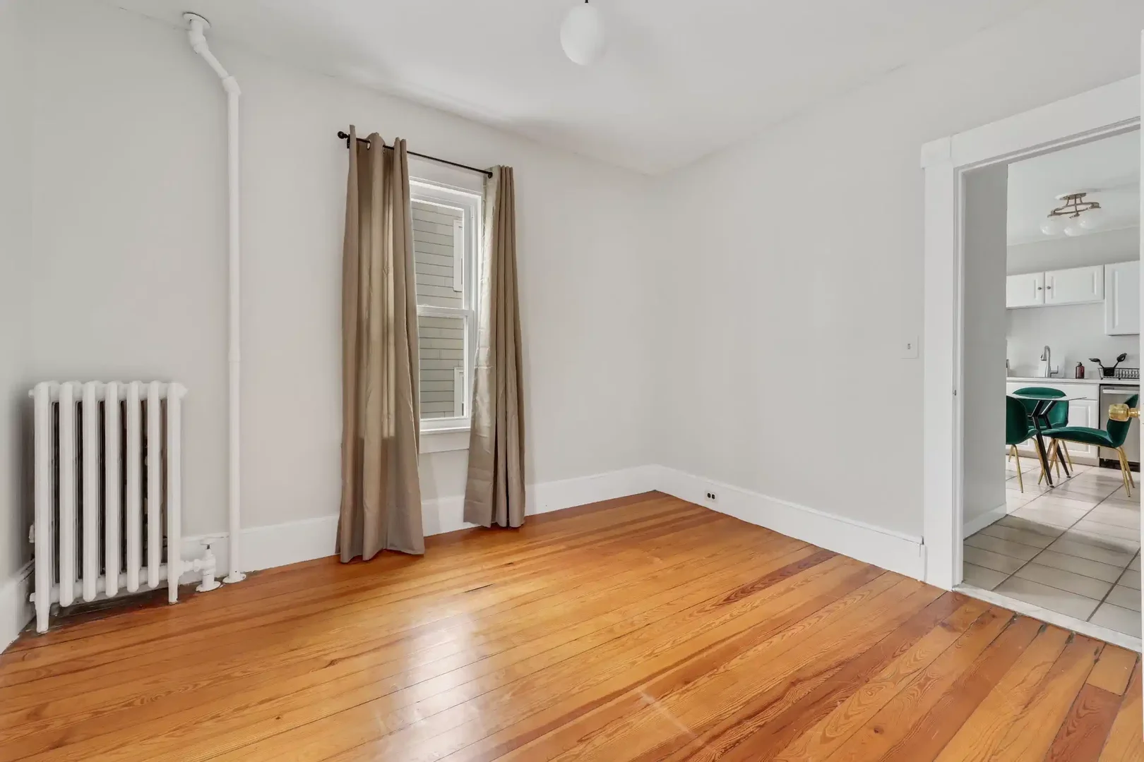 Comfortable and spacious student room in 