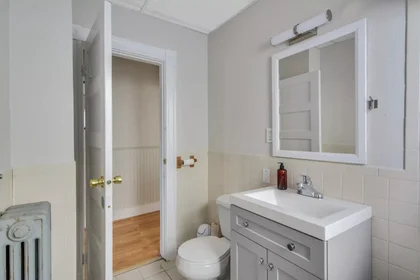 Chambre privée à 02143, image 12 de 49