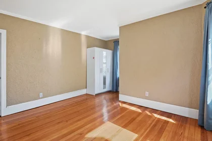 Quarto privado em 02134, imagem 24 de 49