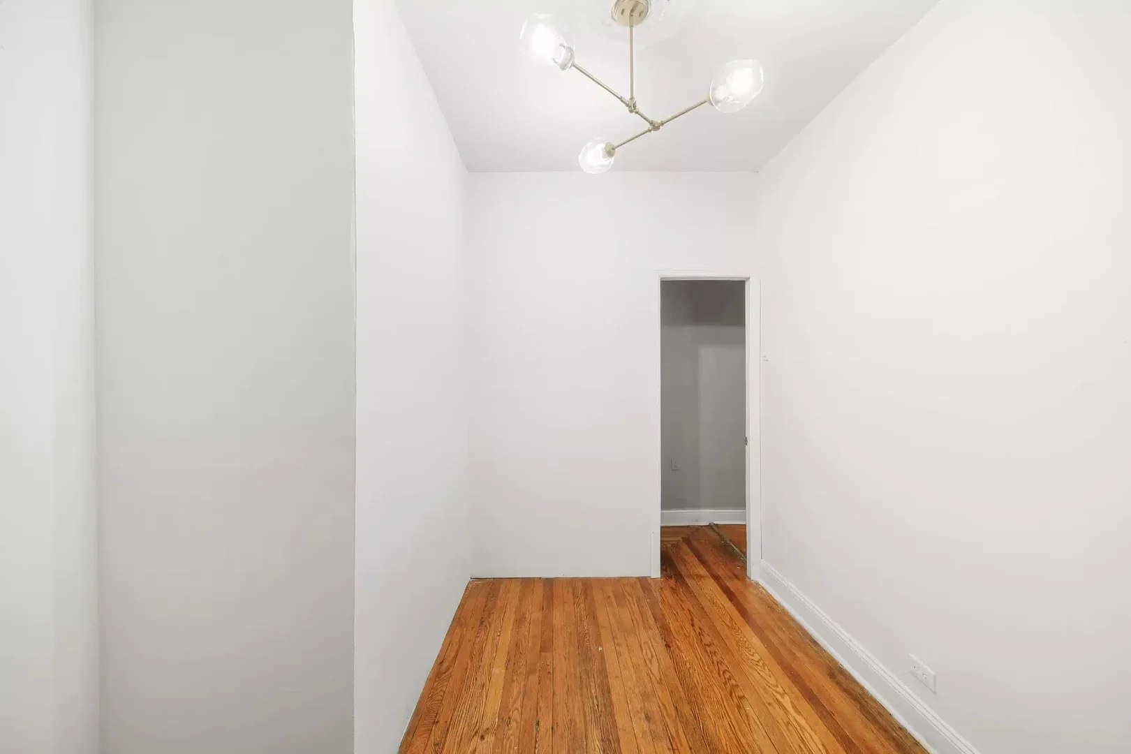 Quarto de estudante económico com localização conveniente em