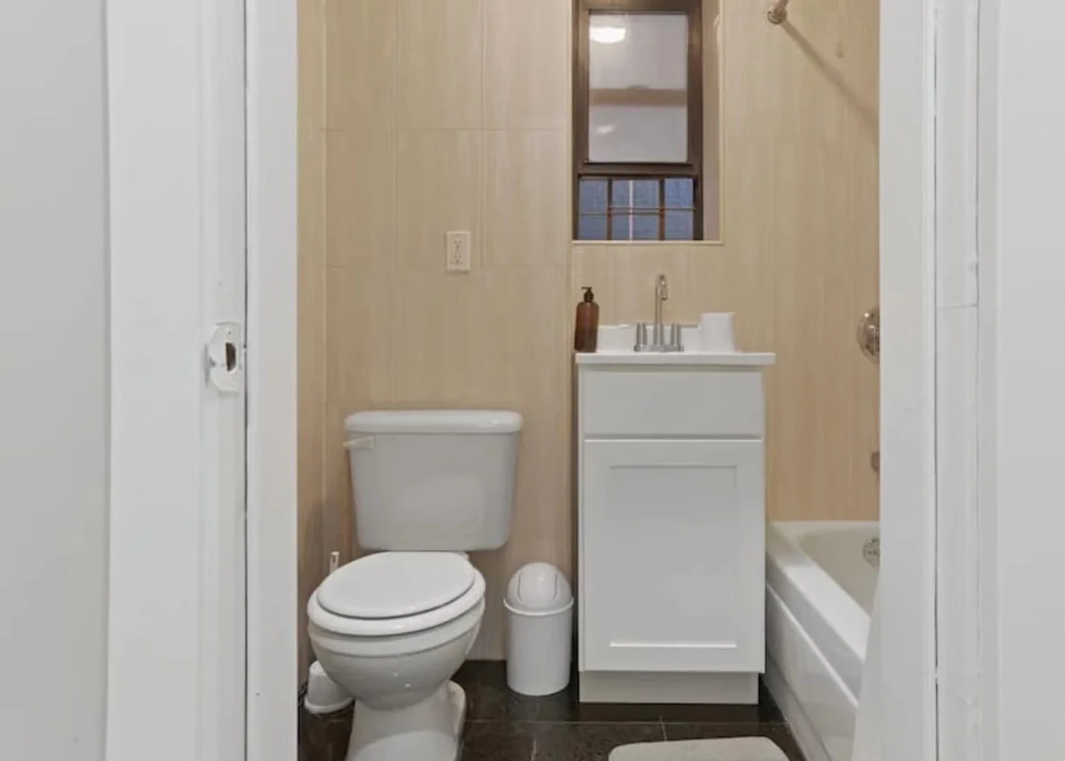 Quarto acolhedor para estudantes disponível em