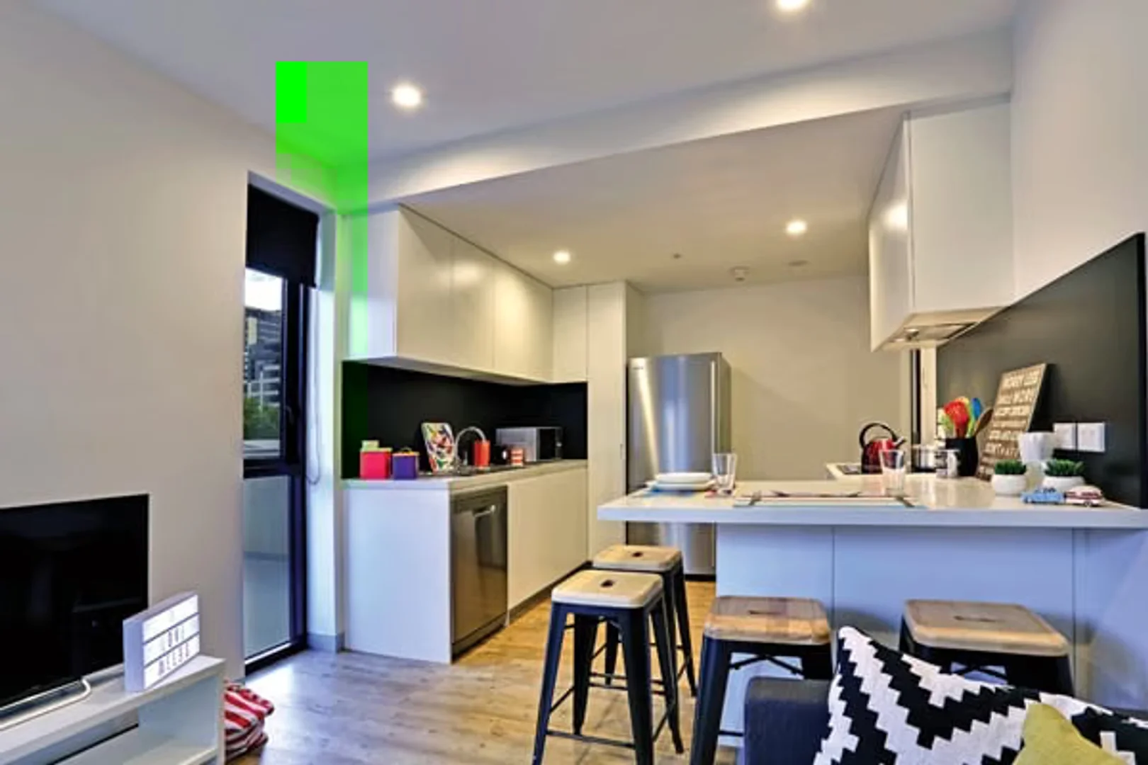Bright and airy student room with easy university access in 