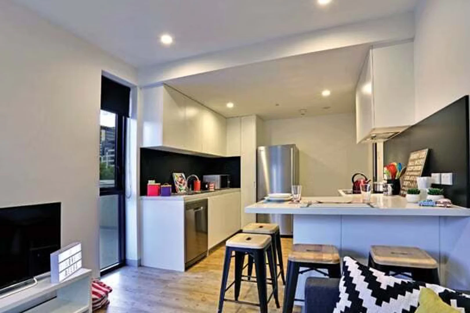 Bright and airy student room with easy university access in 